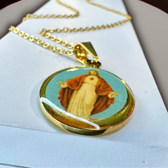 NEW Antique Vintage Yellow Gold-Plated Stainless Steel Savior Medallion Necklace - Picture 7 of 15